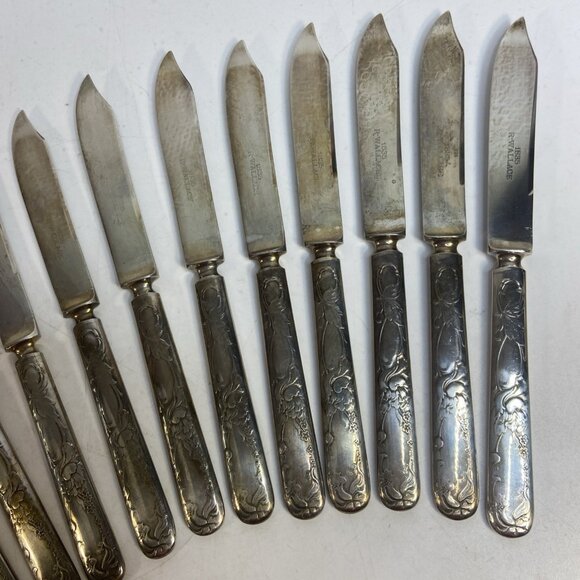 Set Of 12 Antique Butter Knives 1835 R. Wallace Silver Plate Ornate Handle - Picture 4 of 10